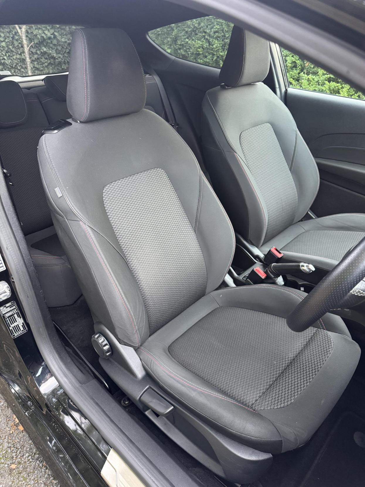 Ford Fiesta 1.0T EcoBoost ST-Line Hatchback 3dr Petrol Manual Euro 6 (s/s) (140 ps)