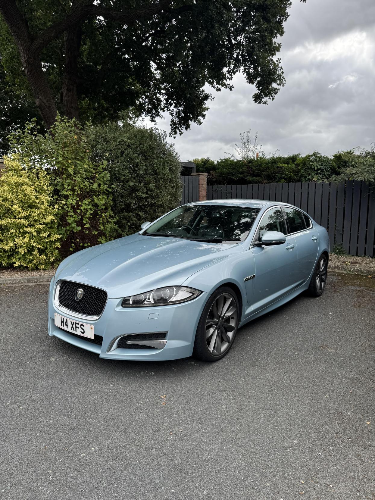 Jaguar XF 3.0d S V6 Portfolio Saloon 4dr Diesel Auto Euro 5 (275 ps)