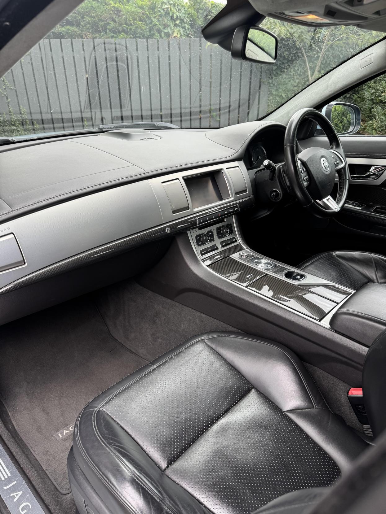 Jaguar XF 3.0d S V6 Portfolio Saloon 4dr Diesel Auto Euro 5 (275 ps)