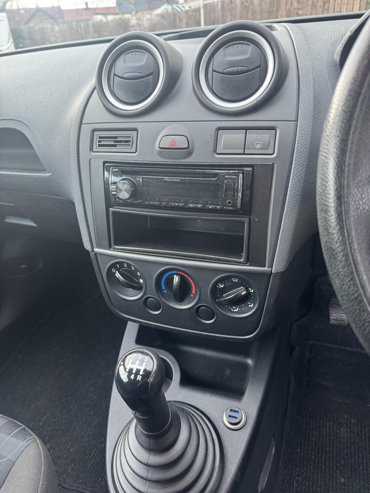 Ford Fiesta 1.25 Studio Hatchback 3dr Petrol Manual (142 g/km, 74 bhp)