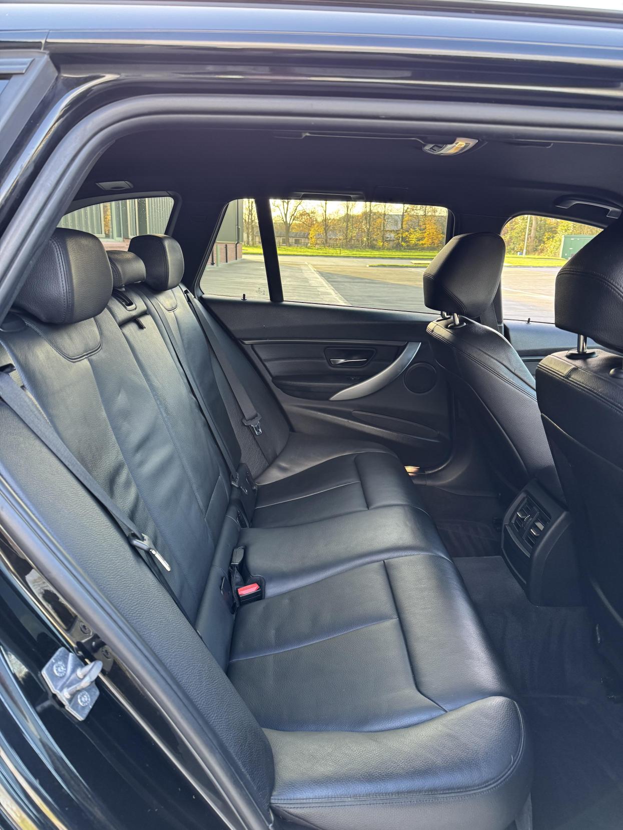 BMW 3 Series 2.0 320d M Sport Touring 5dr Diesel Auto Euro 5 (s/s) (184 ps)