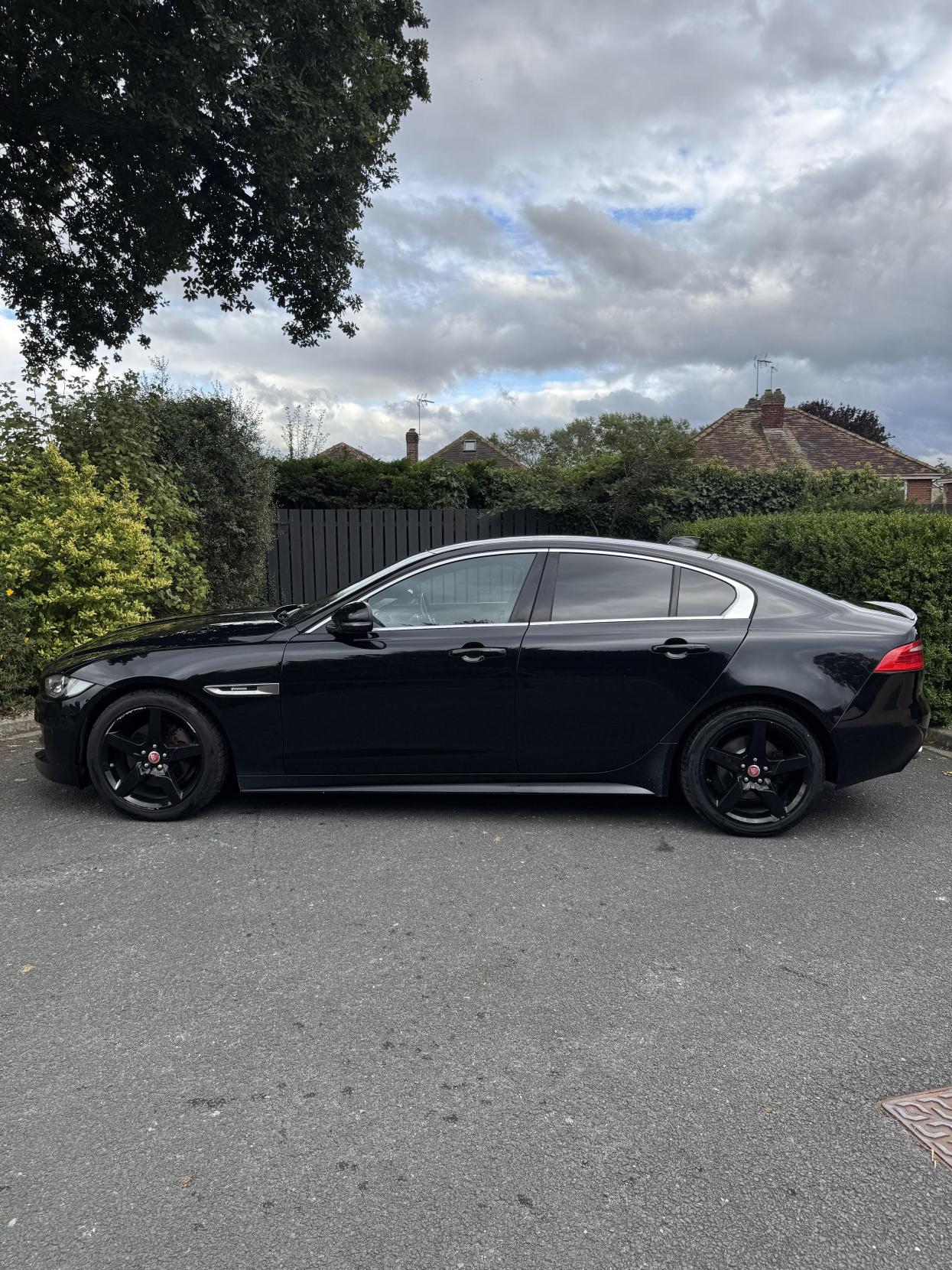 Jaguar XE 2.0d R-Sport Saloon 4dr Diesel Auto Euro 6 (s/s) (180 ps)