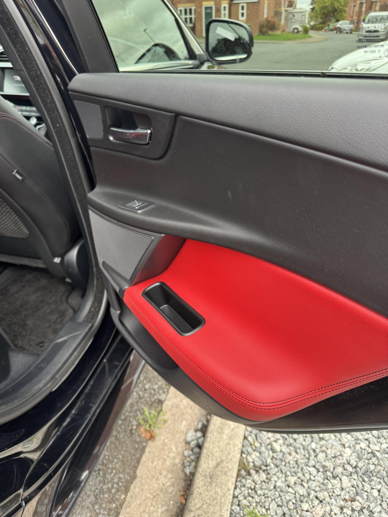 Jaguar XE 2.0d R-Sport Saloon 4dr Diesel Auto Euro 6 (s/s) (180 ps)