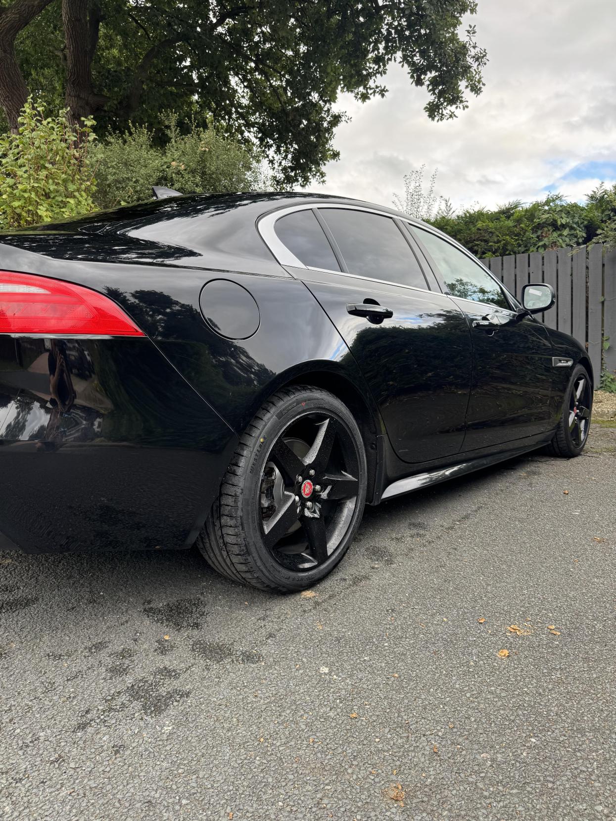 Jaguar XE 2.0d R-Sport Saloon 4dr Diesel Auto Euro 6 (s/s) (180 ps)