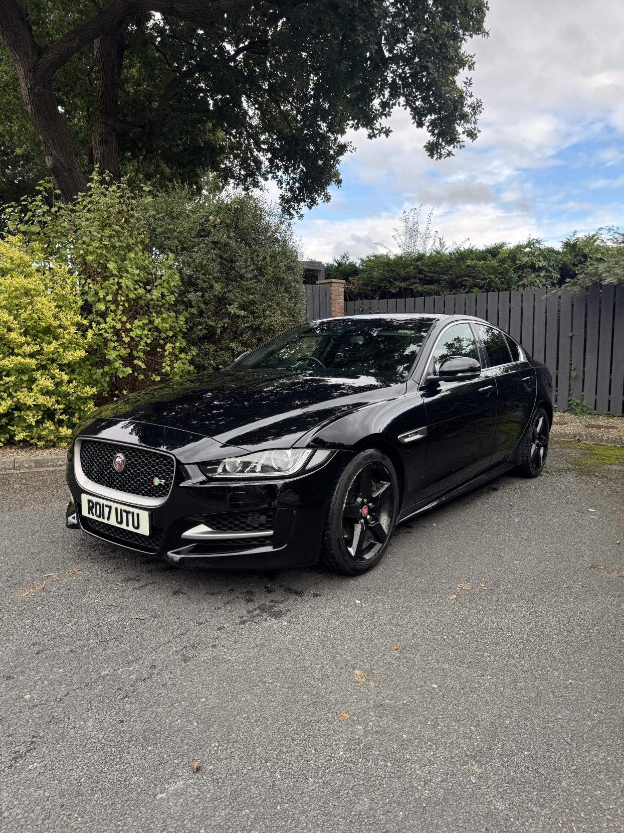 Jaguar XE 2.0d R-Sport Saloon 4dr Diesel Auto Euro 6 (s/s) (180 ps)
