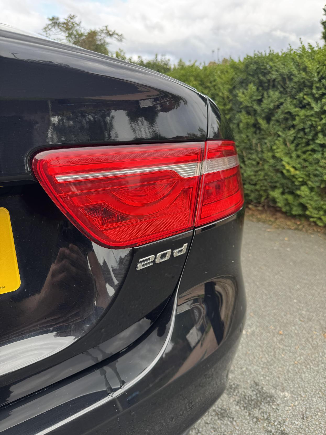 Jaguar XE 2.0d R-Sport Saloon 4dr Diesel Auto Euro 6 (s/s) (180 ps)