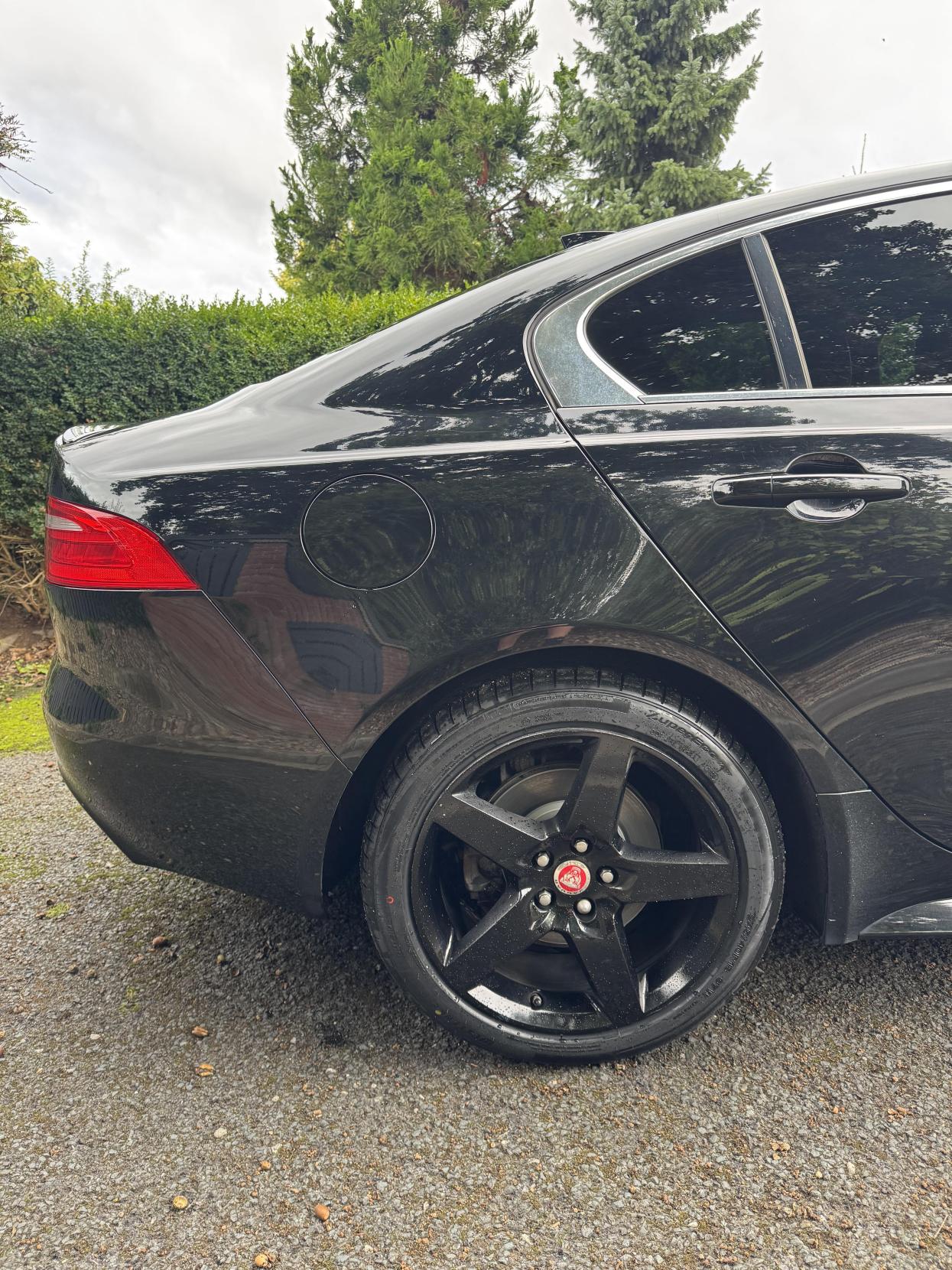 Jaguar XE 2.0d R-Sport Saloon 4dr Diesel Auto Euro 6 (s/s) (180 ps)