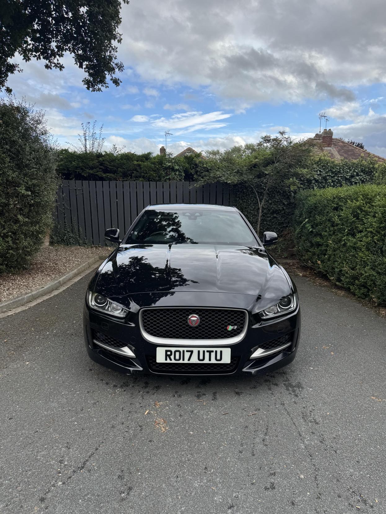 Jaguar XE 2.0d R-Sport Saloon 4dr Diesel Auto Euro 6 (s/s) (180 ps)