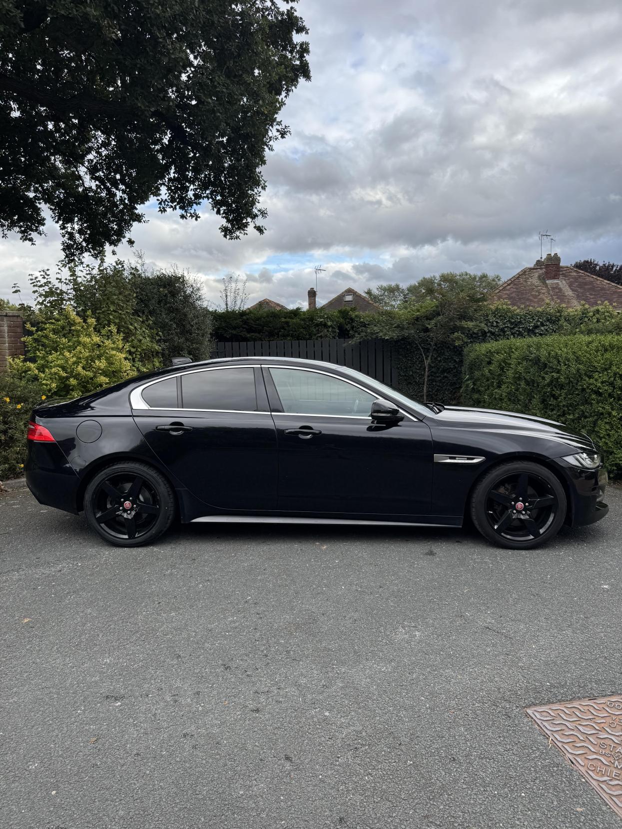 Jaguar XE 2.0d R-Sport Saloon 4dr Diesel Auto Euro 6 (s/s) (180 ps)