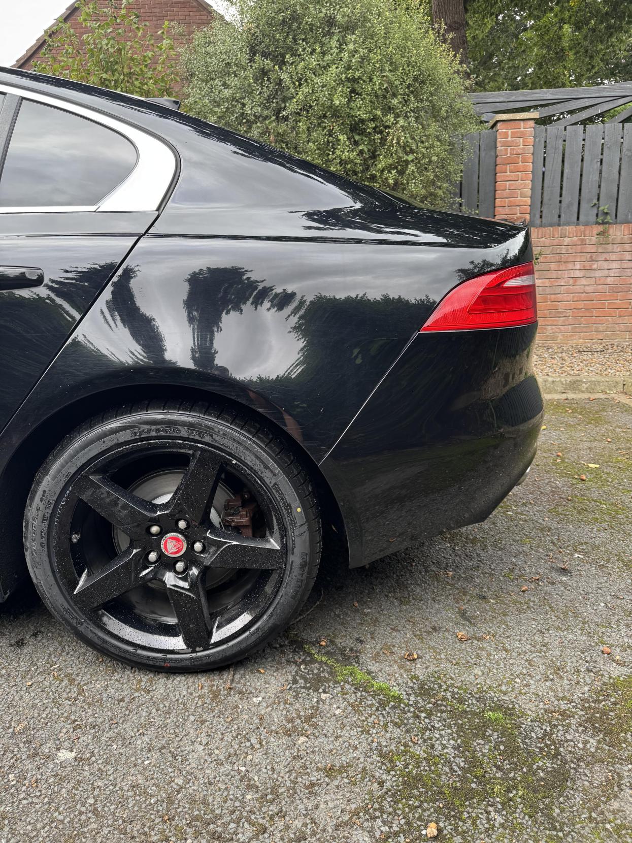 Jaguar XE 2.0d R-Sport Saloon 4dr Diesel Auto Euro 6 (s/s) (180 ps)