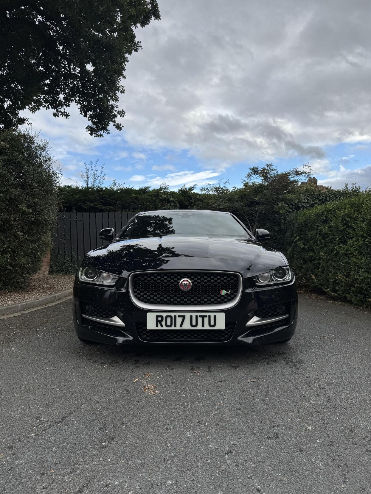 Jaguar XE 2.0d R-Sport Saloon 4dr Diesel Auto Euro 6 (s/s) (180 ps)