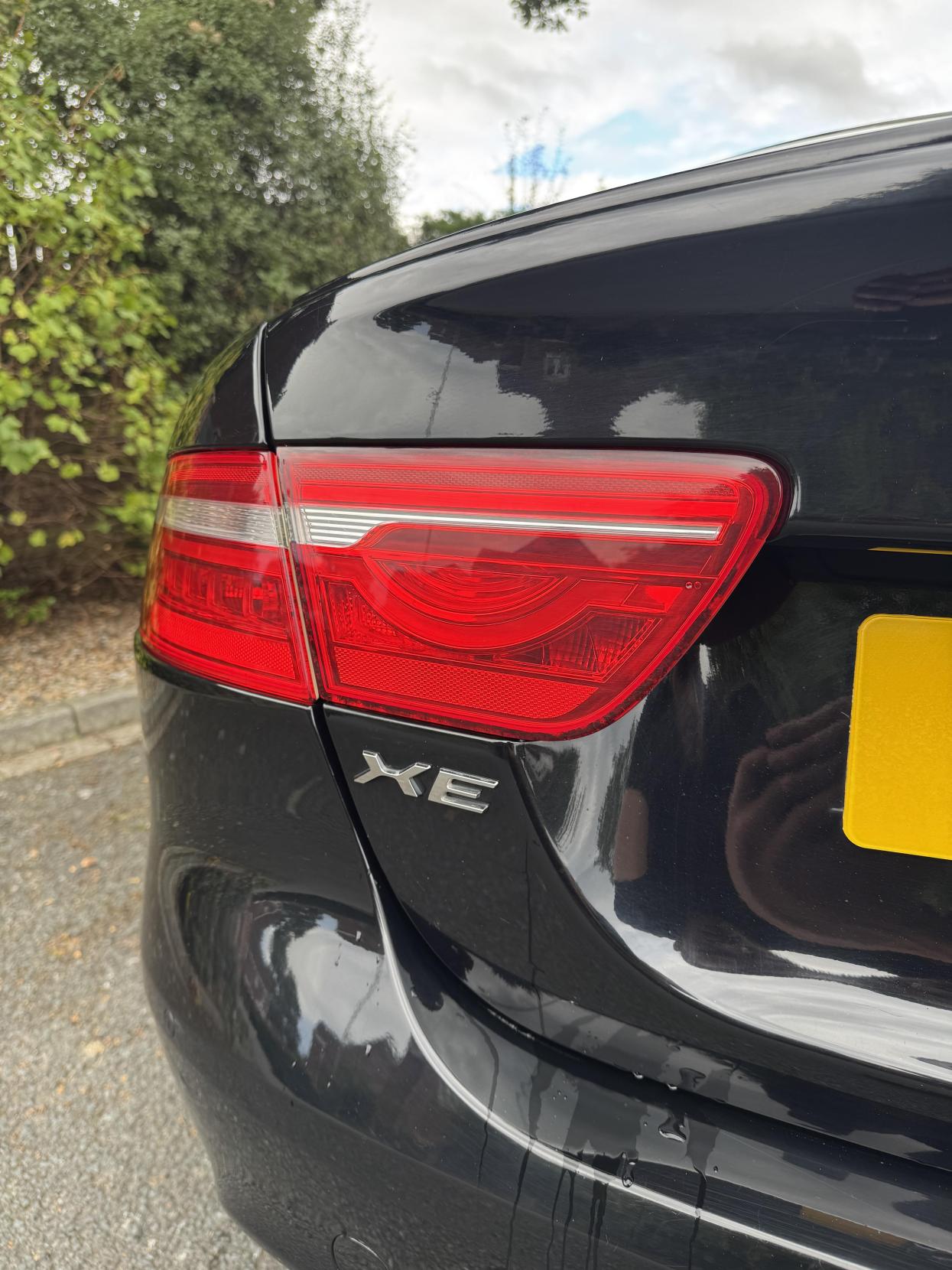 Jaguar XE 2.0d R-Sport Saloon 4dr Diesel Auto Euro 6 (s/s) (180 ps)